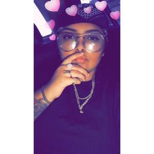 Meet your Posher, Vee